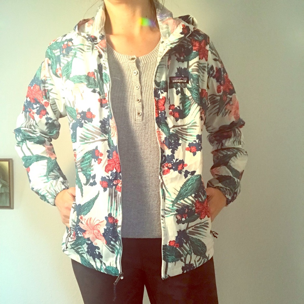 Patagonia windbreaker!!
